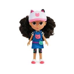 Muñeca Gabby’s Dollhouse de 20cm, con Gorra Exclusiva